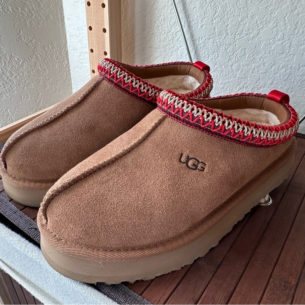 UGG Kids Chestnut Tazz with Red Accent